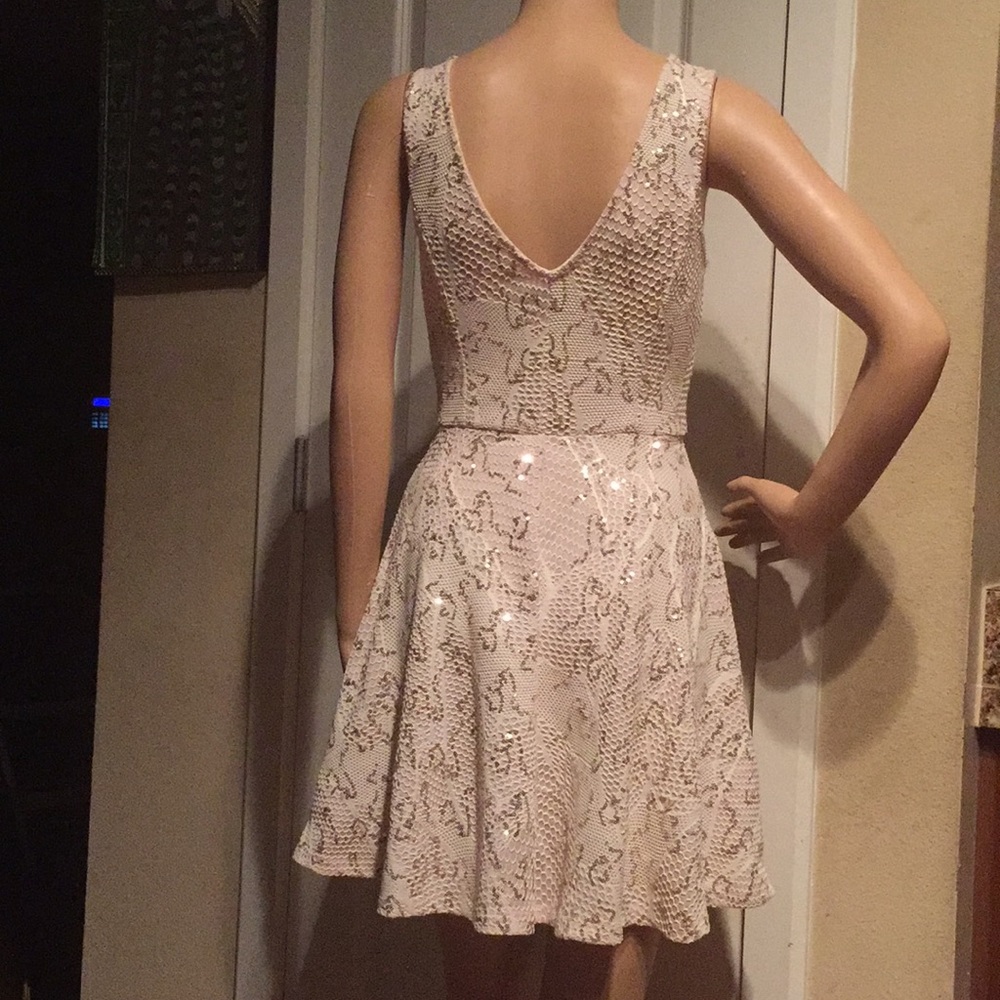 Gold sequin dress - Picture 4 of 4